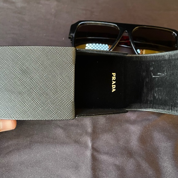 Prada Sunglasses SPR 22Y-F size 58 - Picture 7 of 7